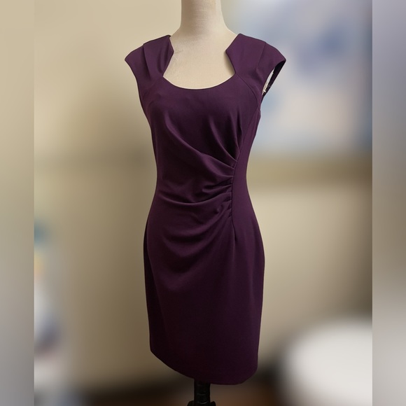Calvin Klein Deep Plum Colored Dress w/Sweetheart Neck & Ruched Fabric (Size: 4) - Picture 9 of 10